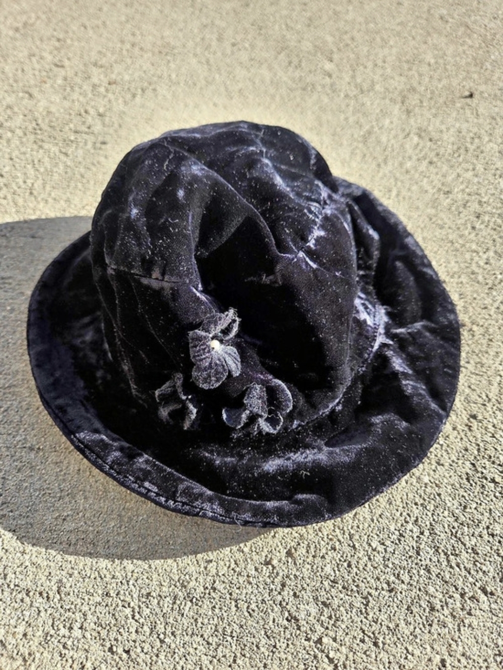 Gap Black Velvet Floral Cloche Hat